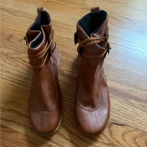 ✨BRAND NEW✨ leather boots women's size 10.